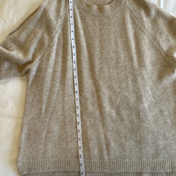 Sea Bleu cold shoulder cashmere sweater - Picture 6 of 7